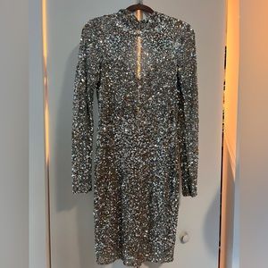 Silver long sleeve backless sequins cocktail dress